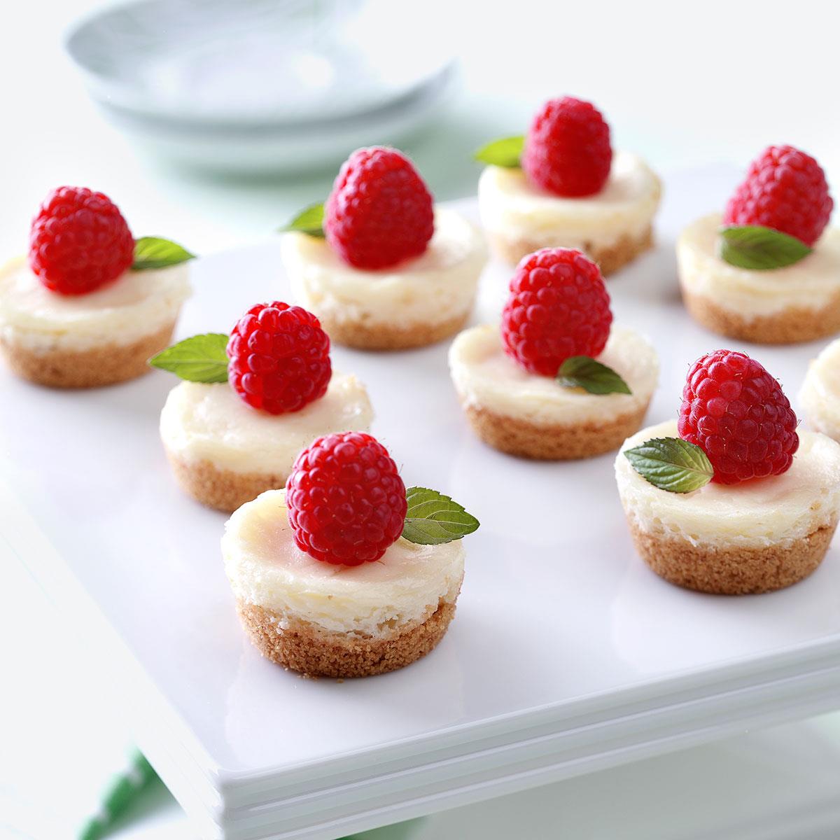 Mimiature Desserts ~ Mini Strawberry Bites | Desserts, Dessert recipes ...