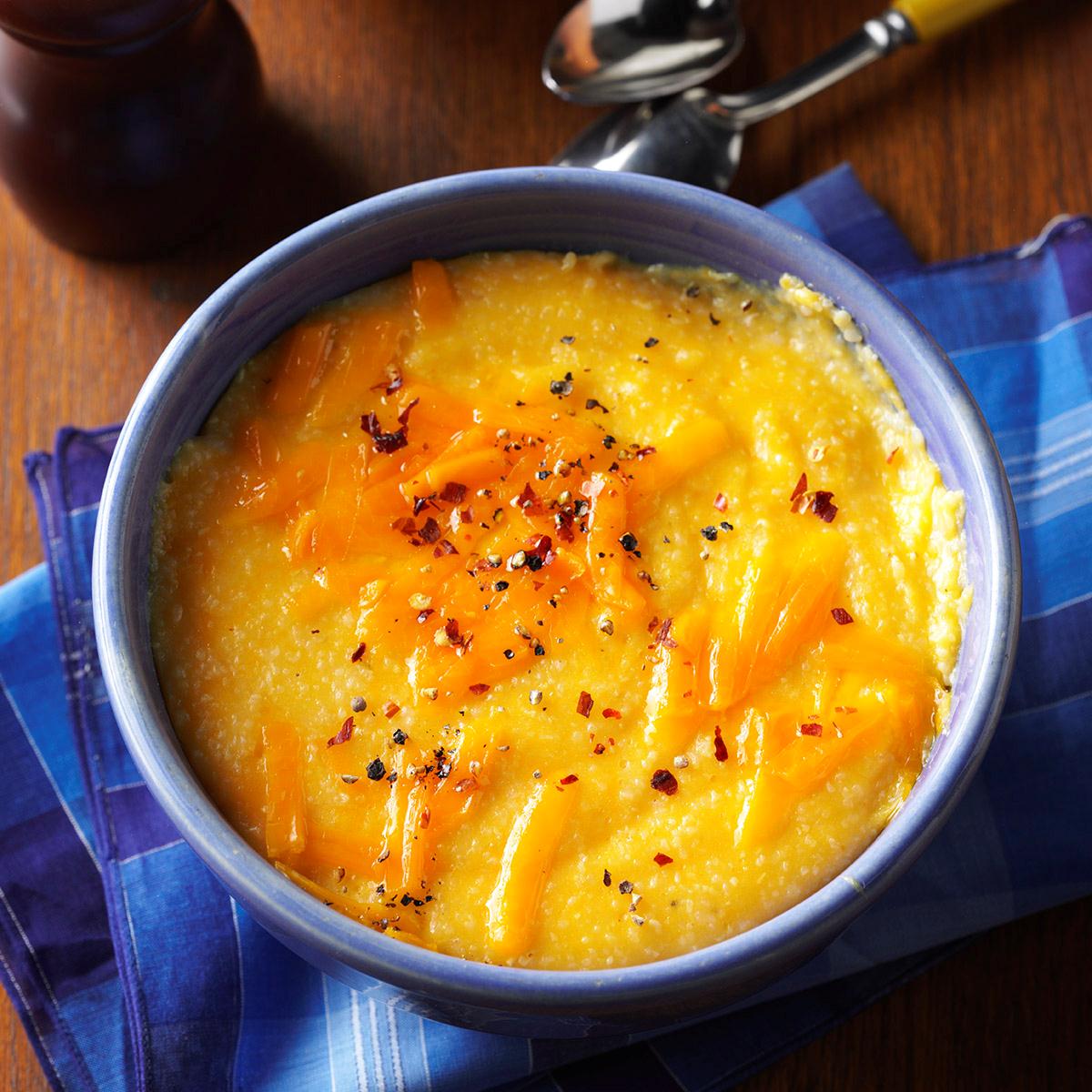 Cheesy Grits Recipe Taste Of Home   Cheesy Grits EXPS THN16 199249 D06 15 5b 