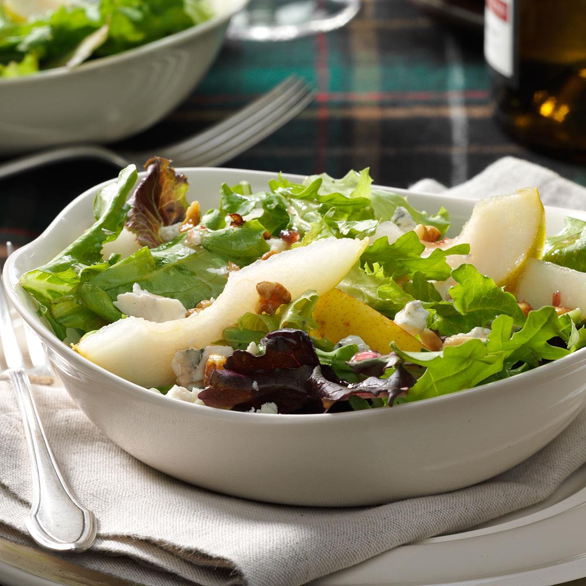 Gorgonzola-Pear Mesclun Salad Recipe | Taste of Home