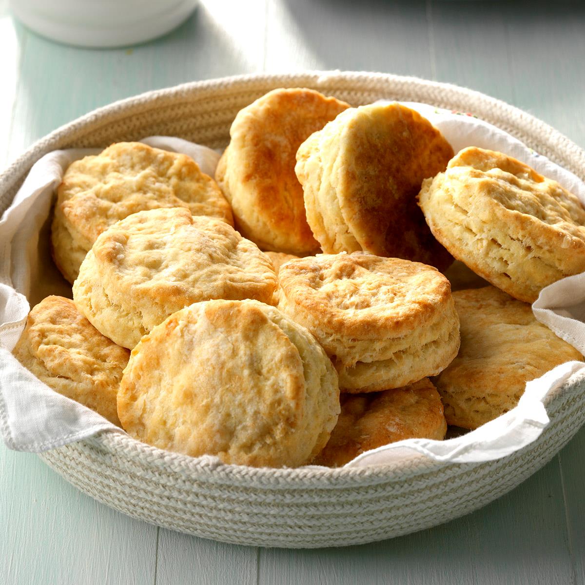 Mom S Buttermilk Biscuits Recipe Taste Of Home   Mom S Buttermilk Biscuits EXPS HSCBZ17 1076 D07 21 2b 