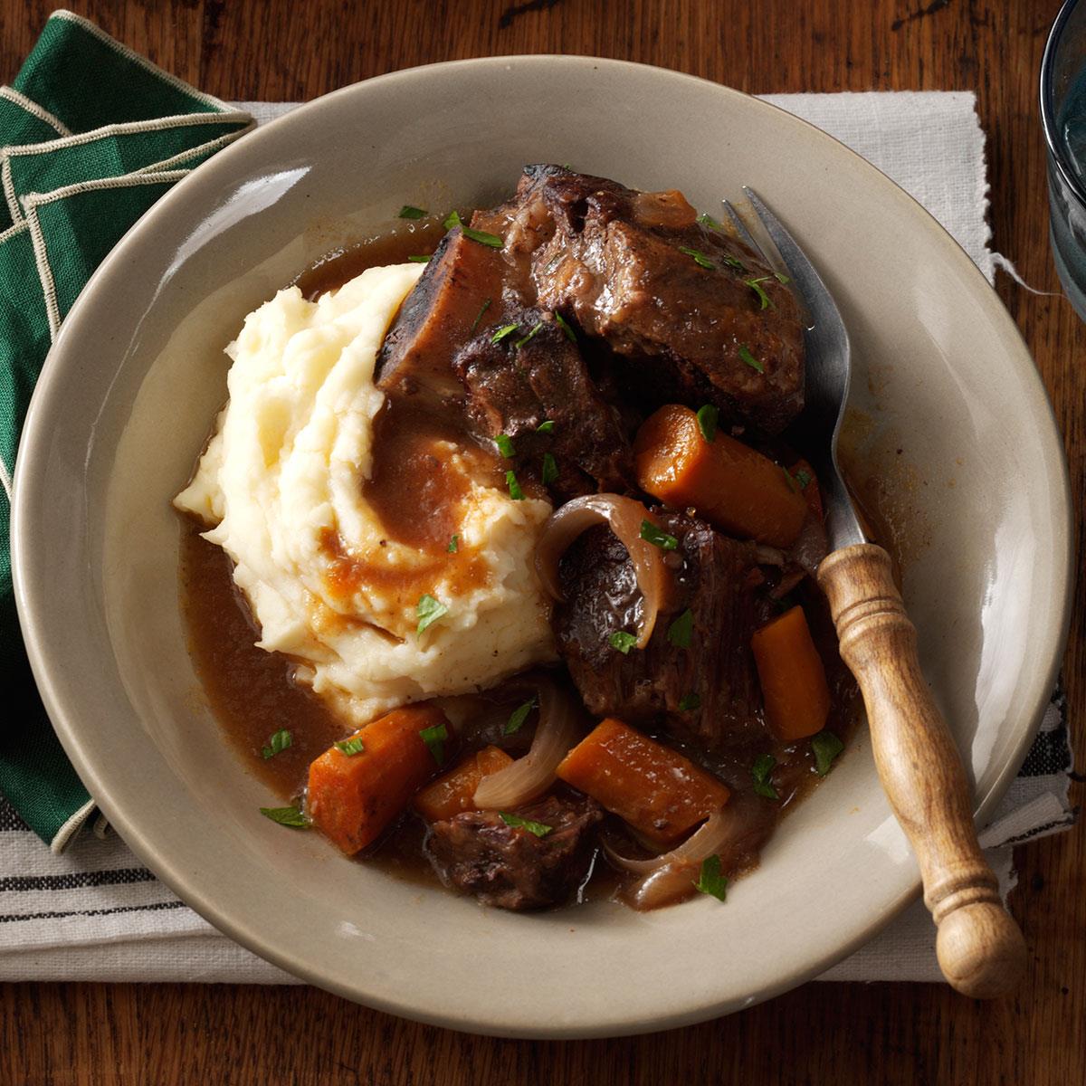 Slow Cooker Short Ribs Recipe | Taste of Home