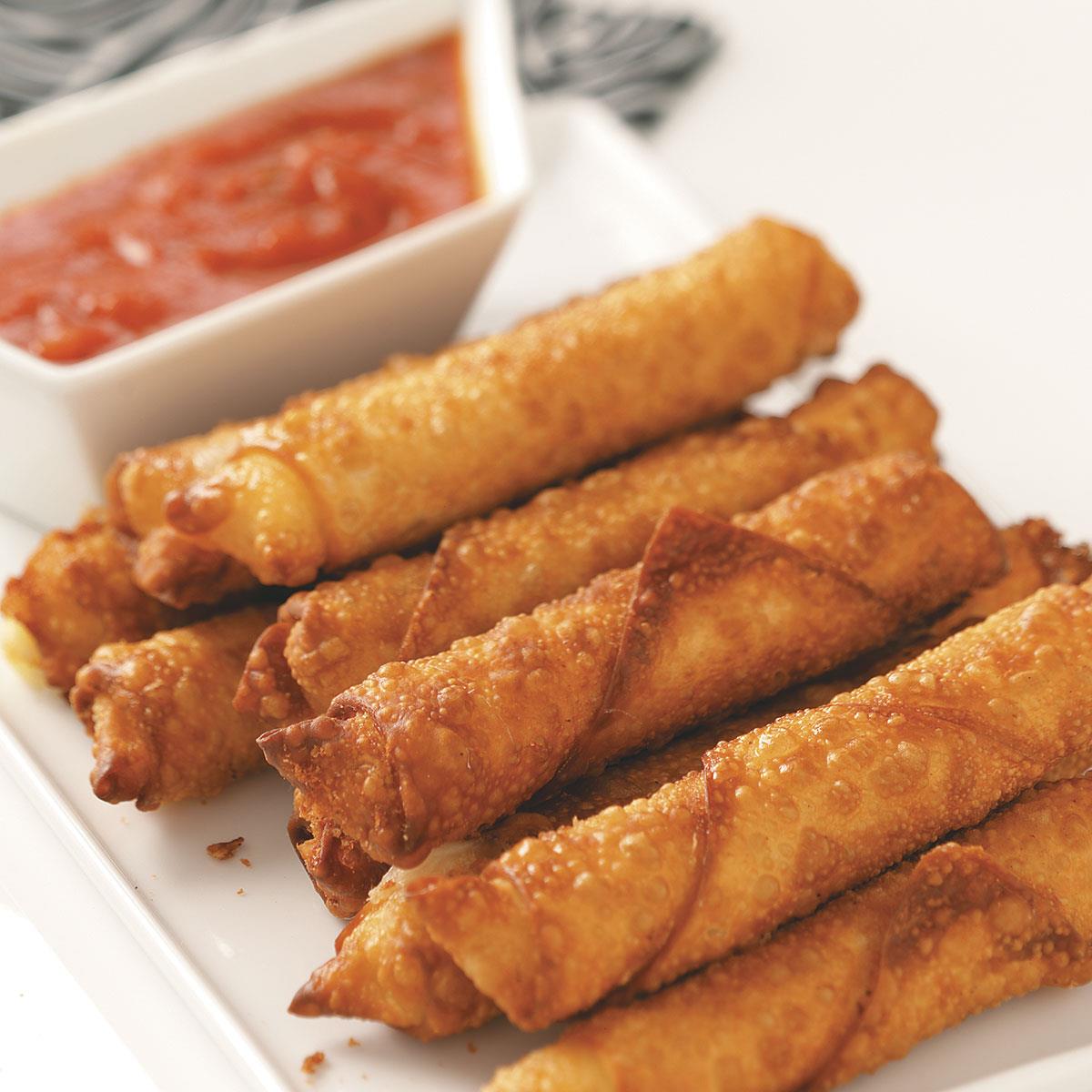 Wonton Mozzarella Sticks Recipe | Taste of Home