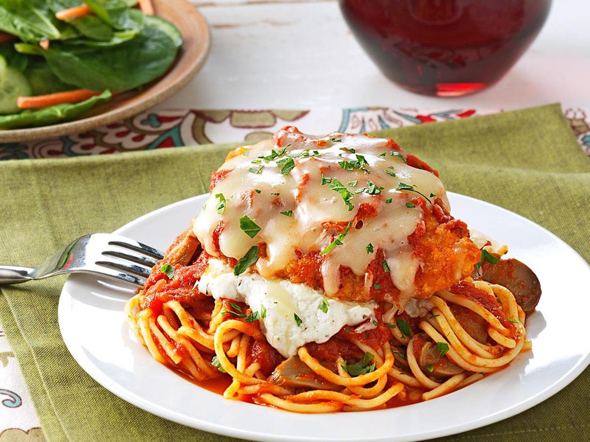 Spaghetti with breaded chicken