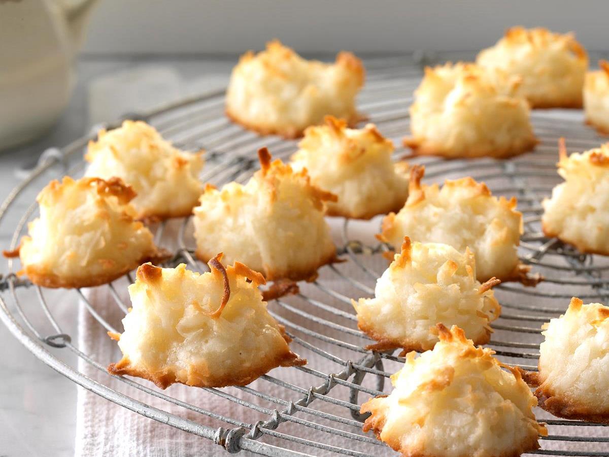 First-Place-Coconut-Macaroons_EXPS_HRBZ17_4383_C09_01_3b.jpg