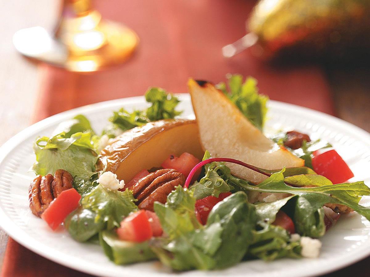 Gorgonzola And Pear Salad Recipe Taste Of Home