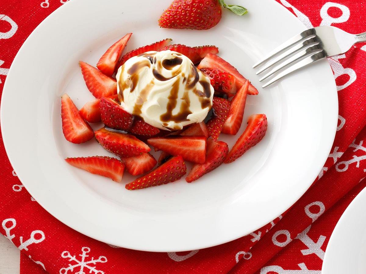 Strawberries With Vanilla Mascarpone And Balsamic Drizzle Recipe How To Make It Taste Of Home